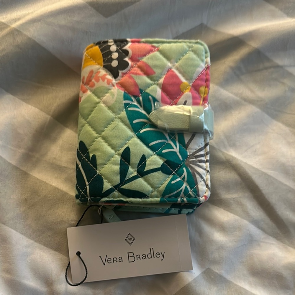 NWT Vera Bradley Floral Quilted Wallet